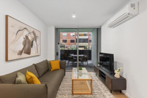 Stylish 1BR in Trendy Area w Big Balcony & Parking